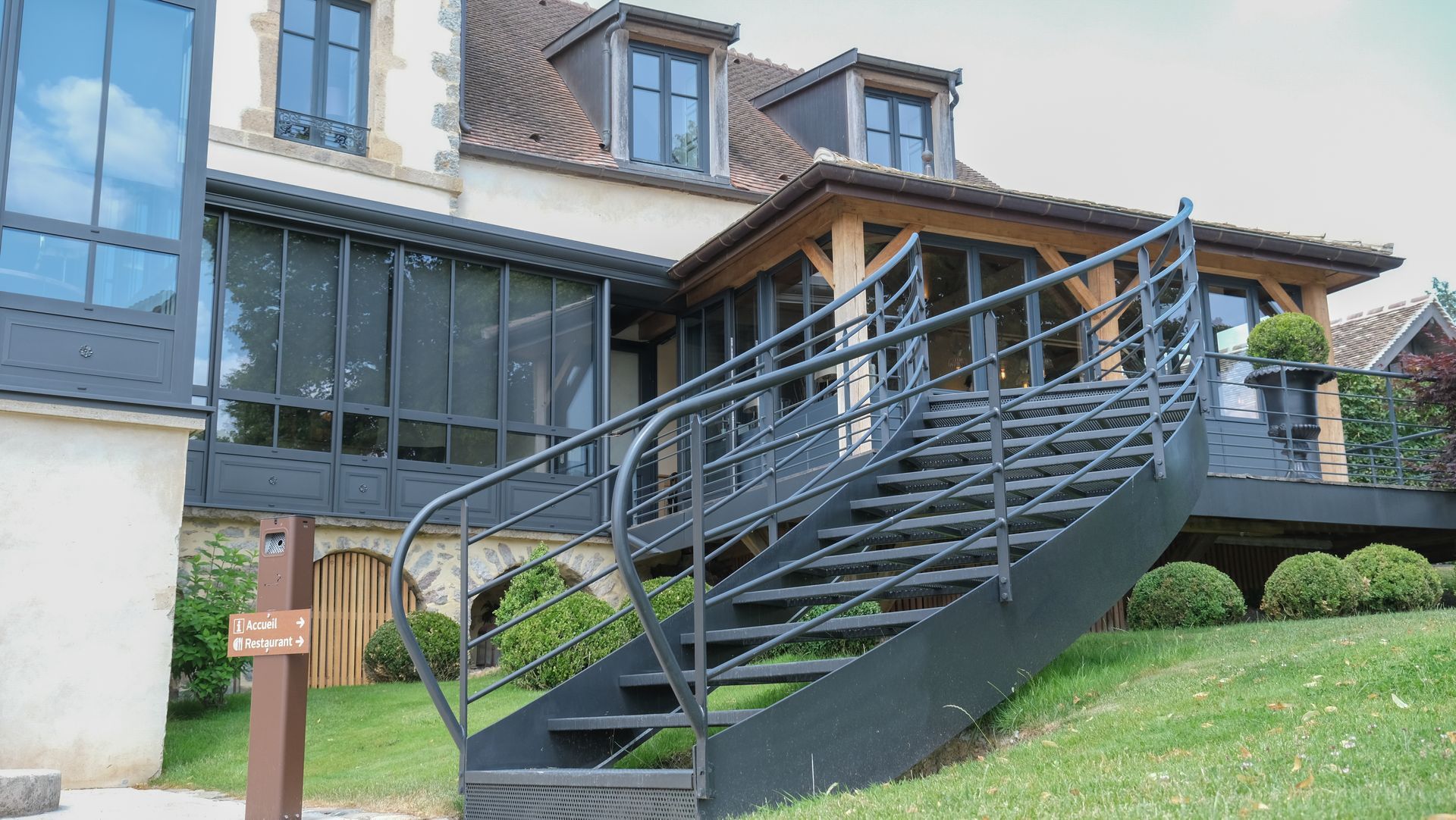 Escalier métallique extérieur en aluminium