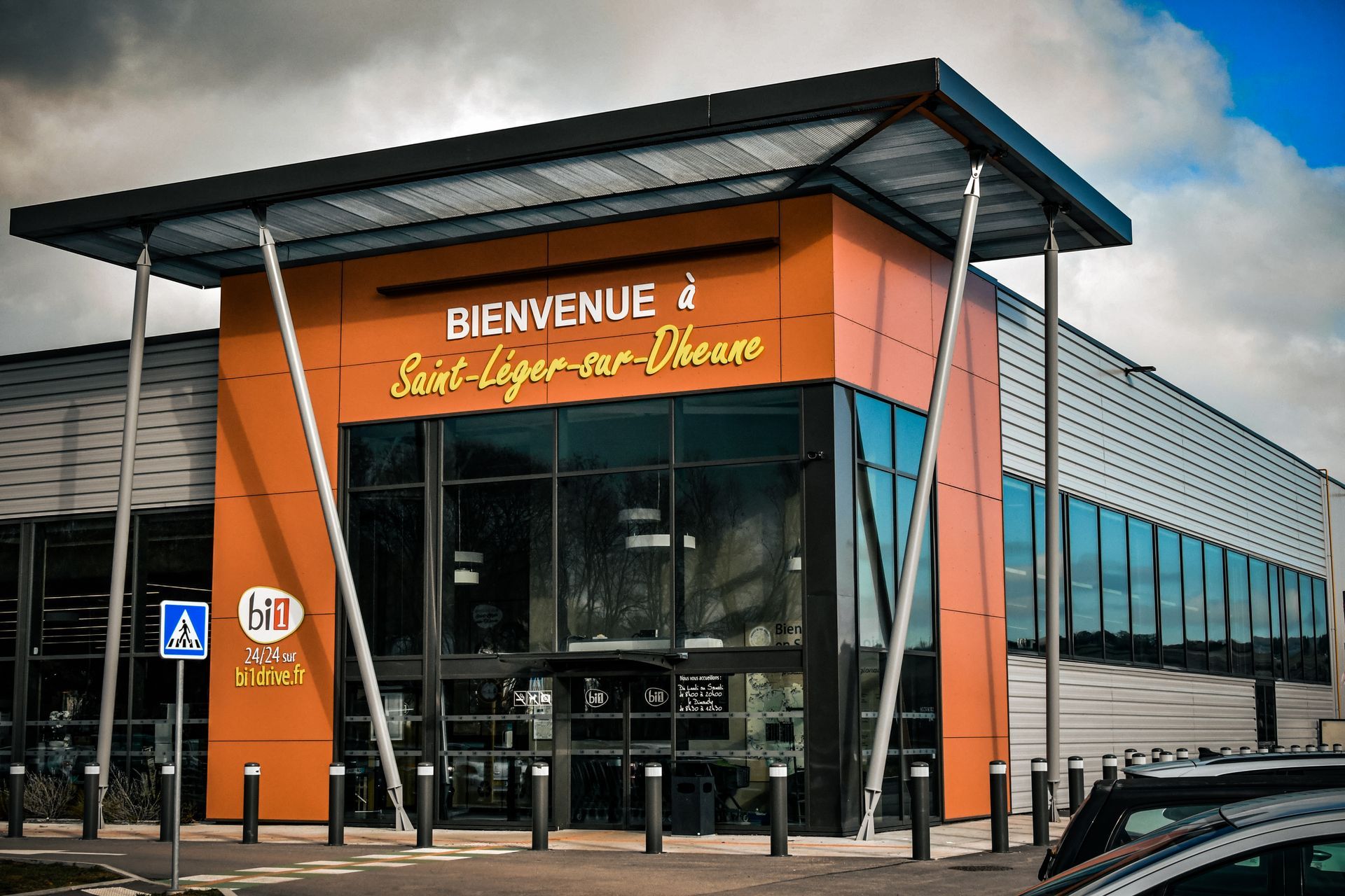 Devanture de magasin orange