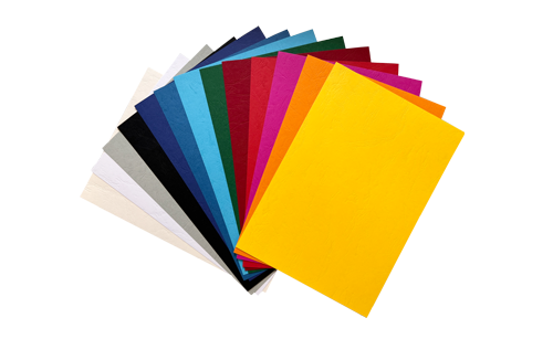 Rückseite Pappe, Lederstruktur, verschiedene Farben.