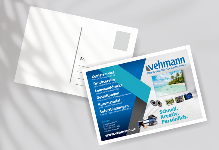 Bedruckte Postkarte mit Werbung.