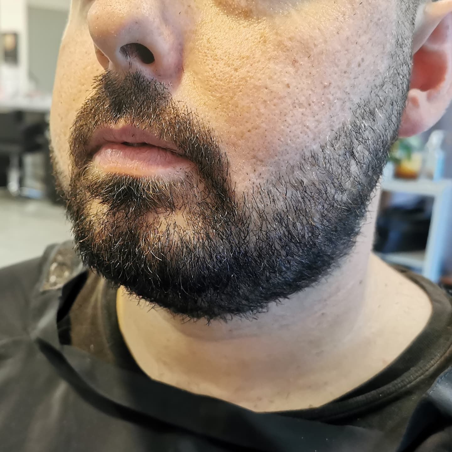 Taille de barbe.