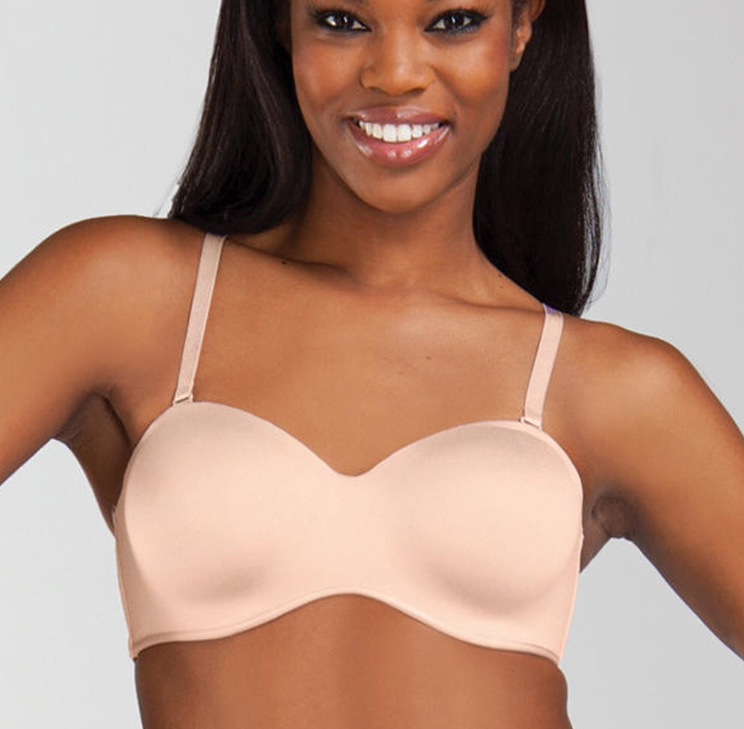 Une femme avec de la lingerie