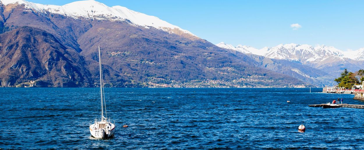 Chantier Naval Birbaum Mathieu : un bateau sur un lac