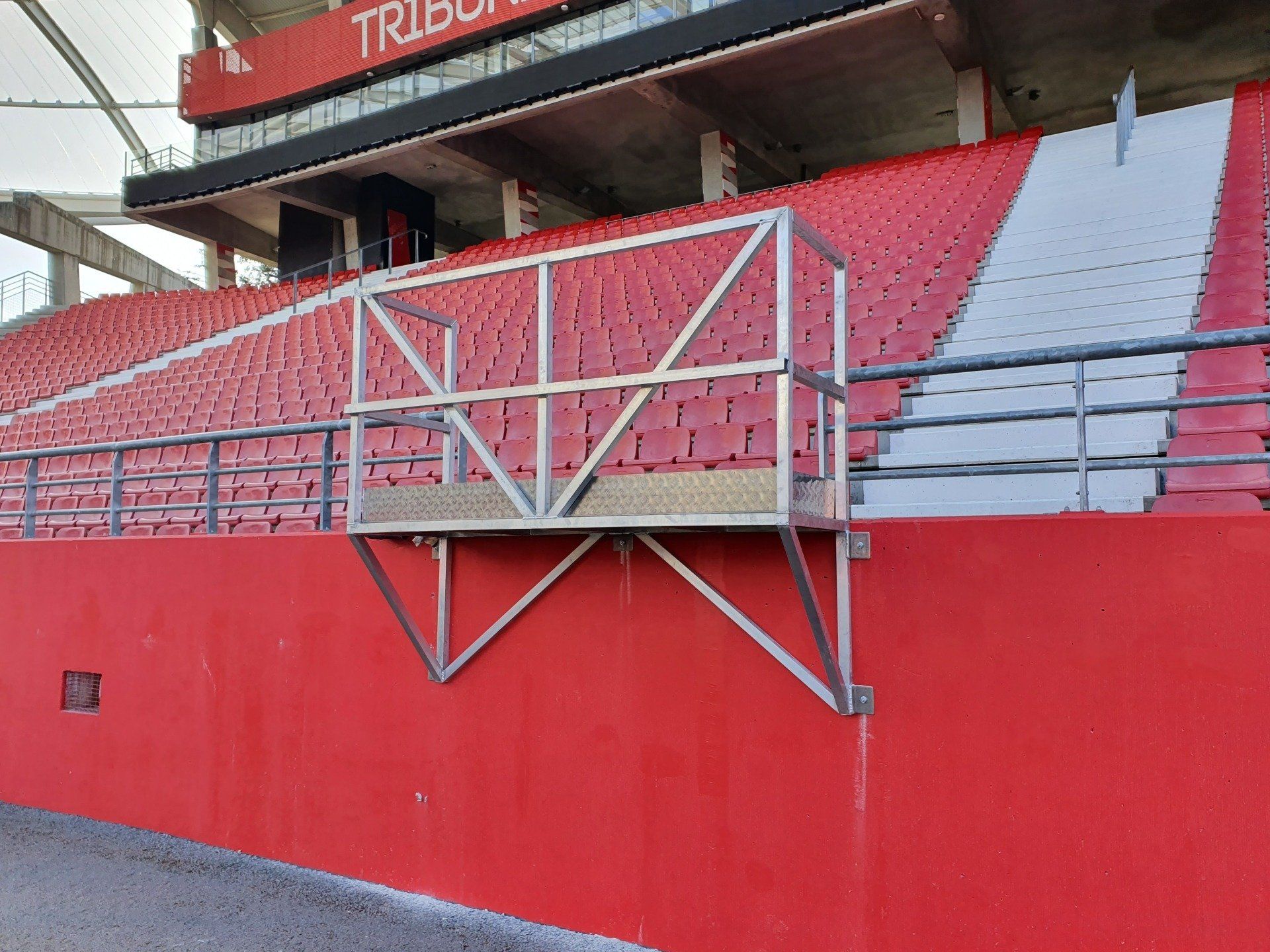 Travaux de métallerie et serrurerie