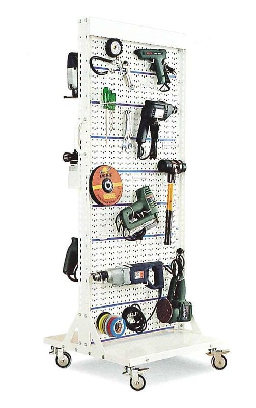 Um suporte móvel de ferramentas em metal branco perfurado