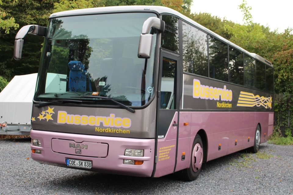 altrosa Bus mit der Aufschrift in gelb Busservice Nordkirchen
