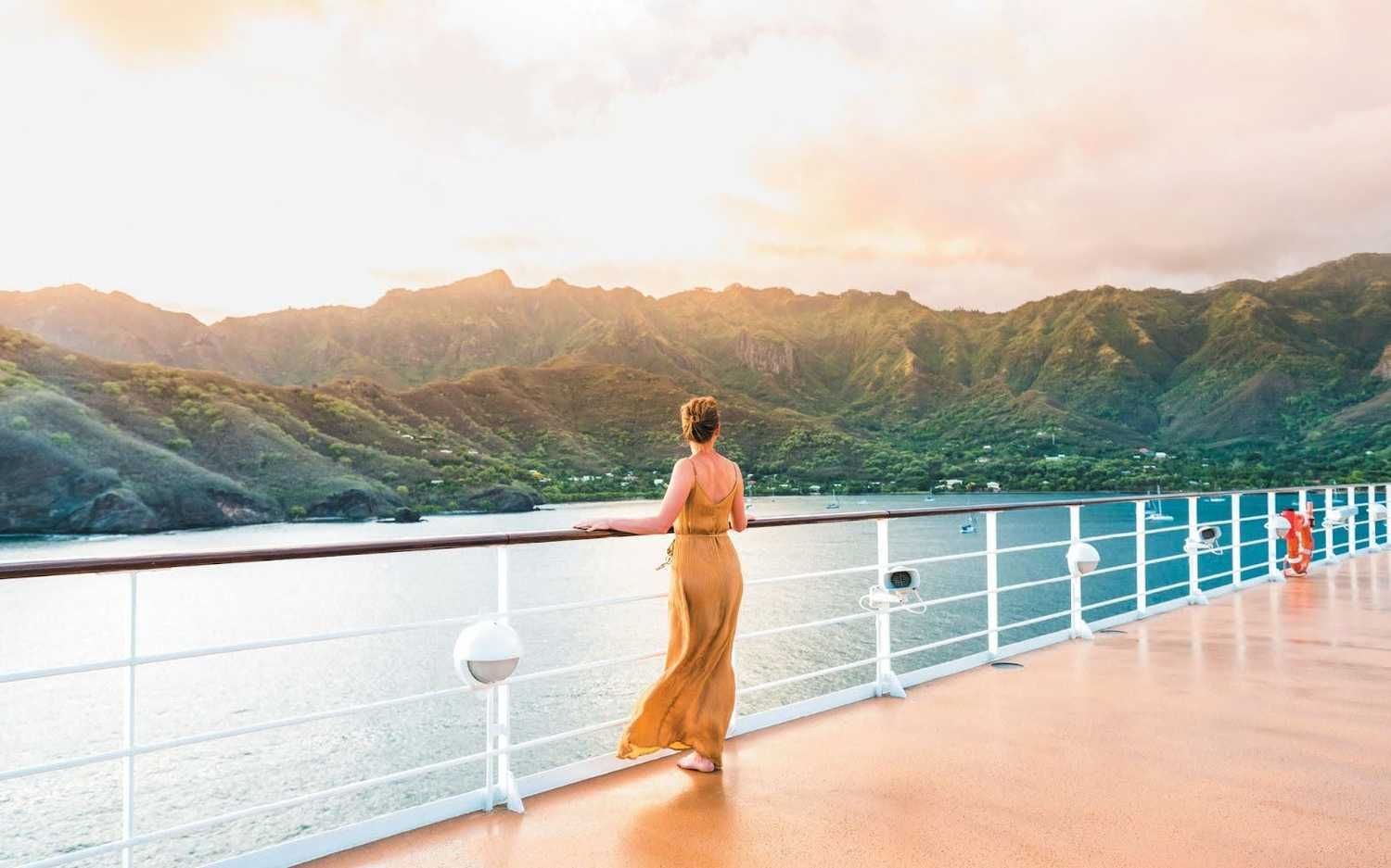 Indian Ocean Luxury Cruise | Cruise Monks