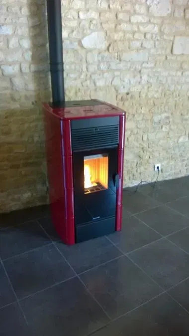 Poêle à granulés JOLLY MEC ARTE Céramique 15kw à Mérignac en Charente