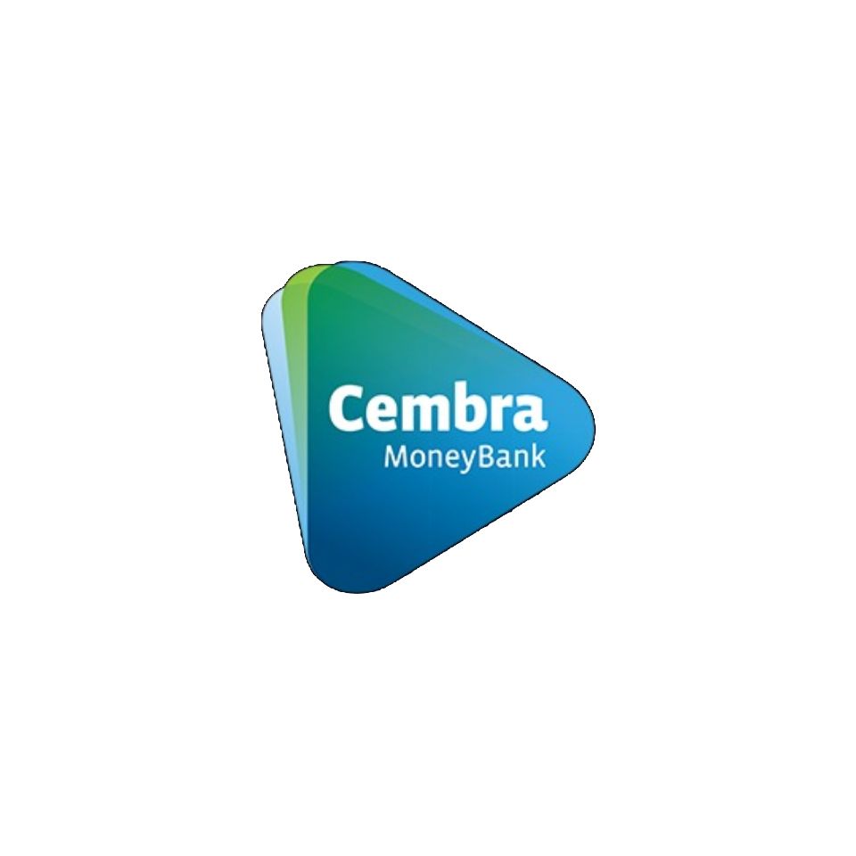 Logo di Cembra MoneyBank con icona triangolare blu e testo bianco.
