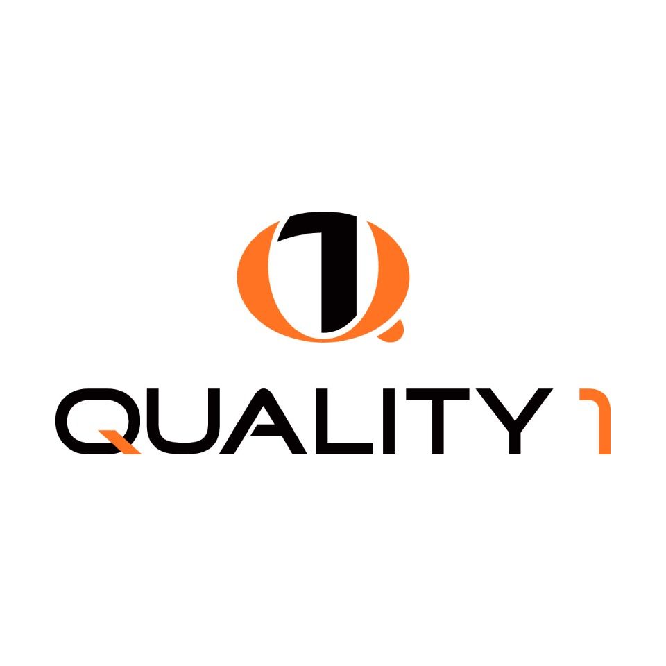 Logo QUALITY 1 in nero e arancione su sfondo bianco.