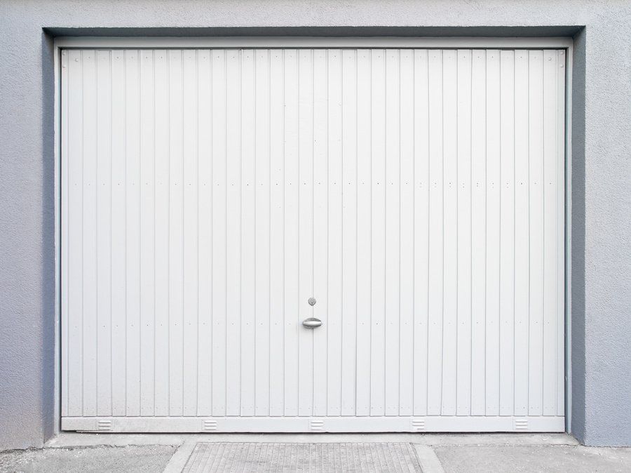 Porte de garage basculante blanche