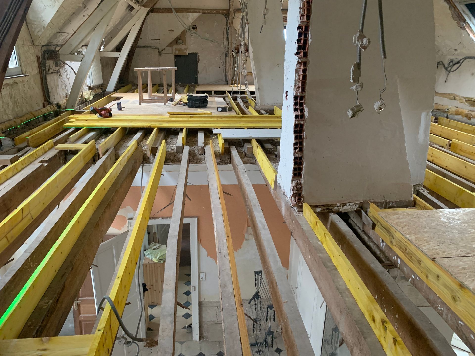 Travaux d'isolation dans des combles