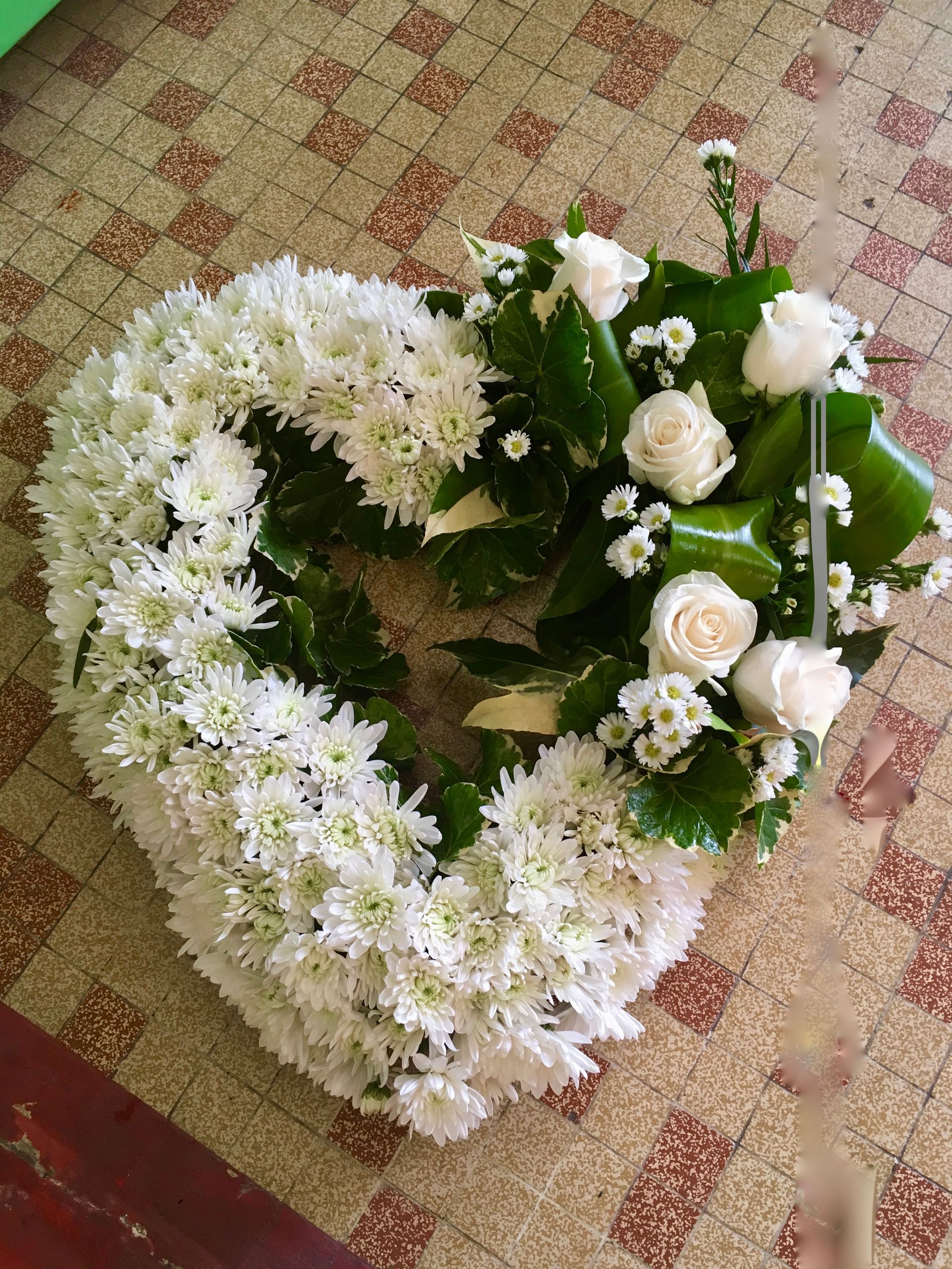 Cœur fleurs blanches