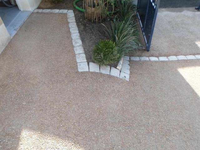 Pose de dallage tour de maison