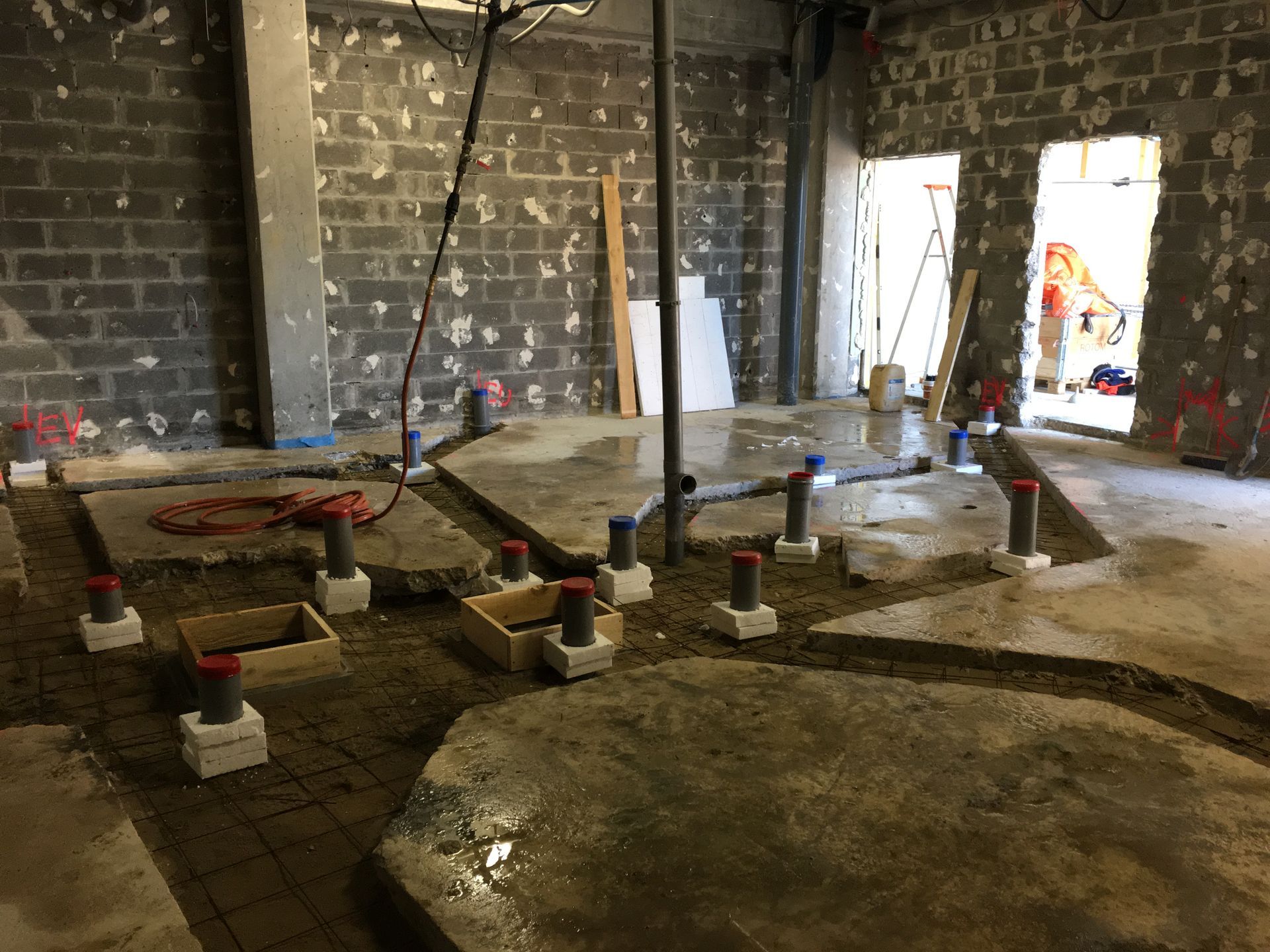 Canalisations galerie commercial - Auchan