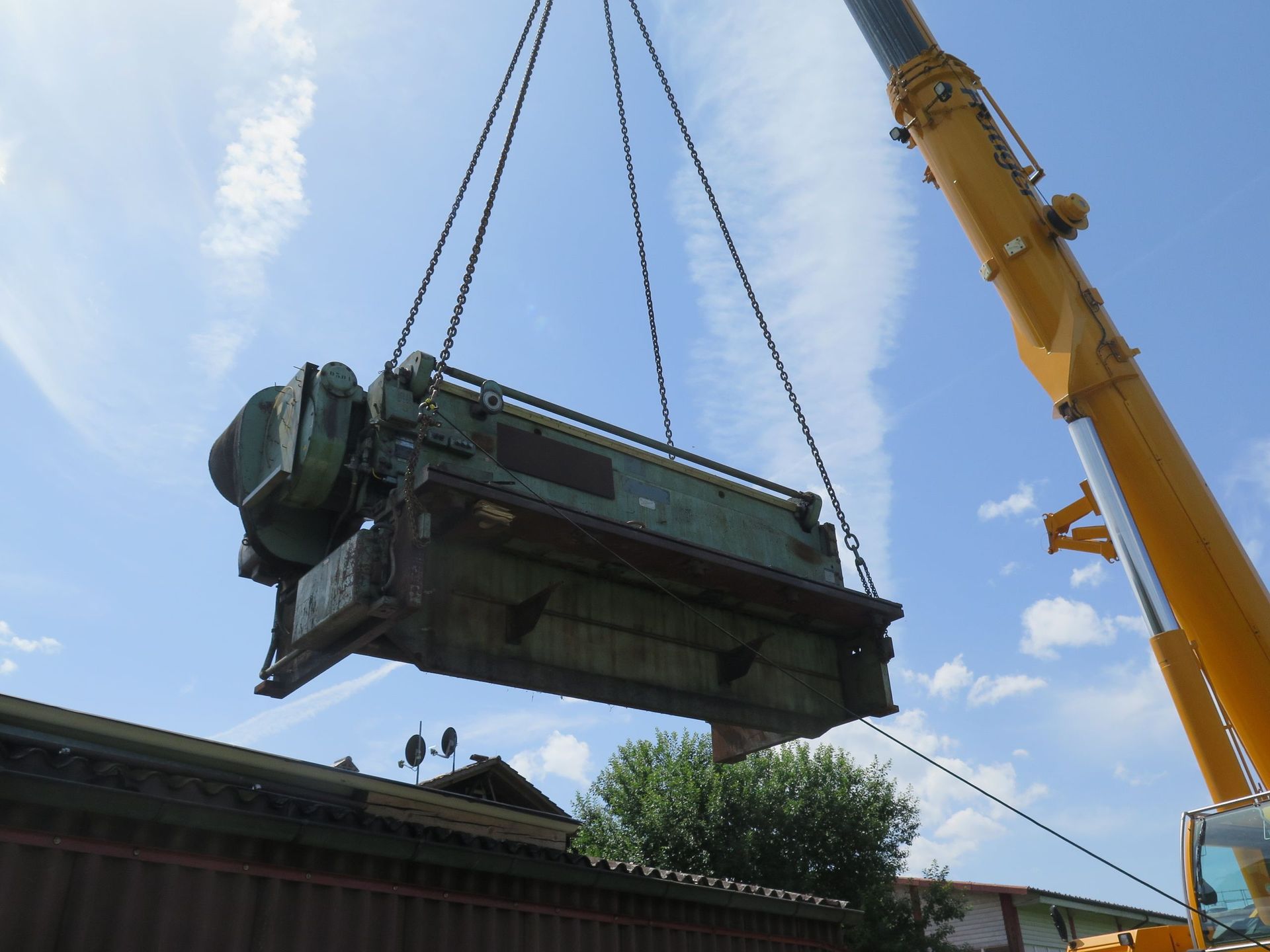 Abtransport 22-Tonnen-Maschine - Derendinger Stefan