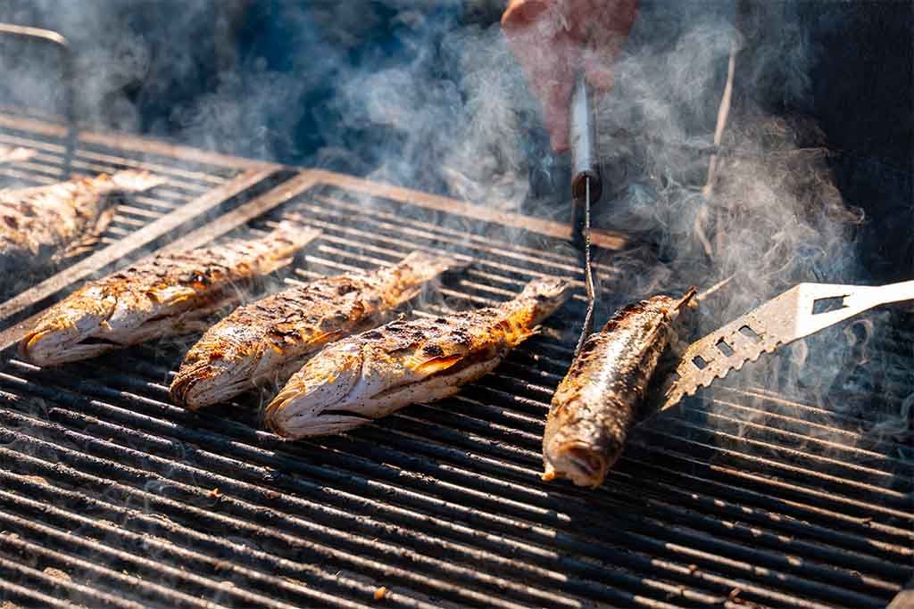Poissons grillés au barbecue