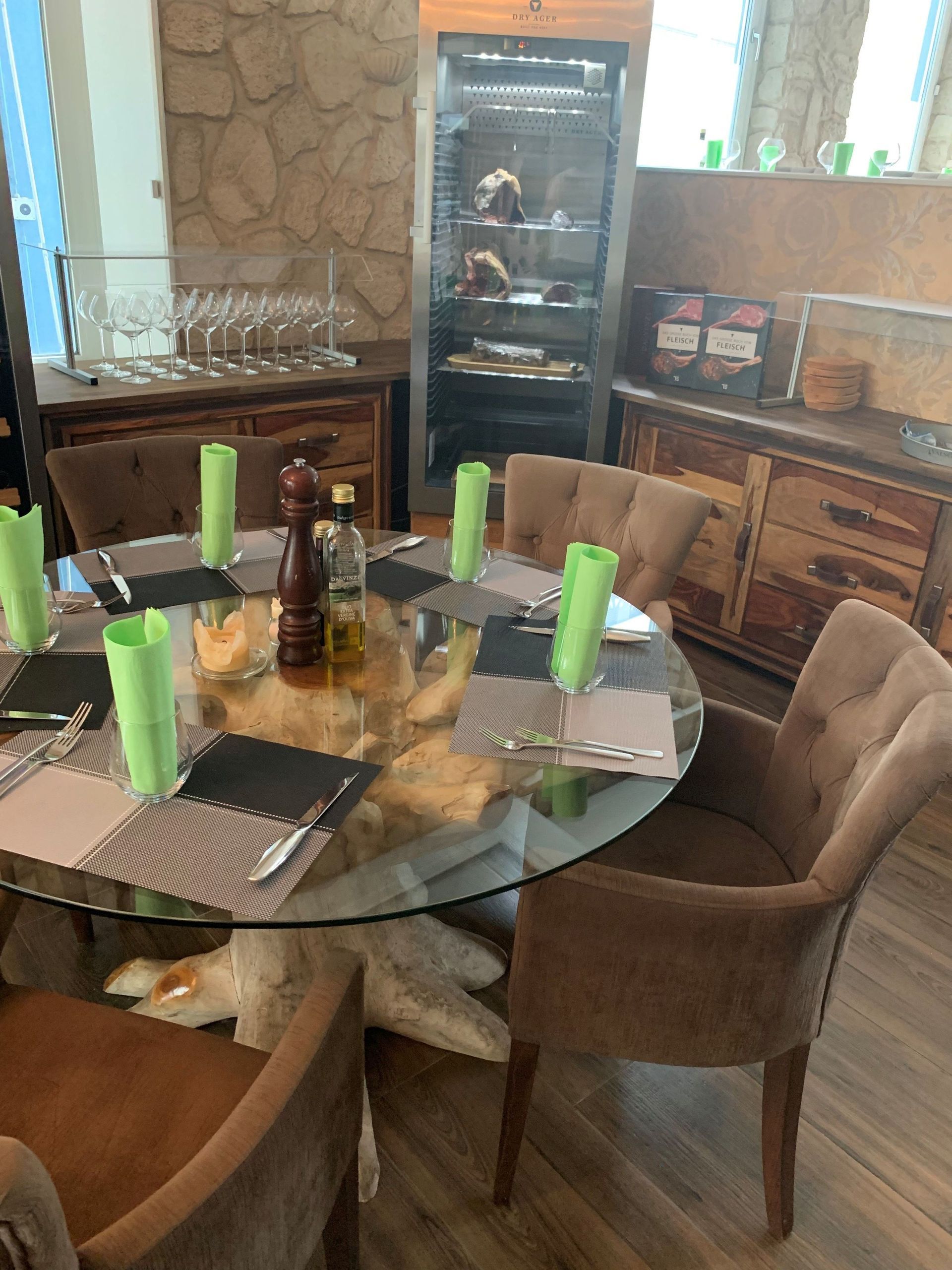 Stilvolles italienisches Restaurant - La Taverna X GmbH - Zürich Altstetten