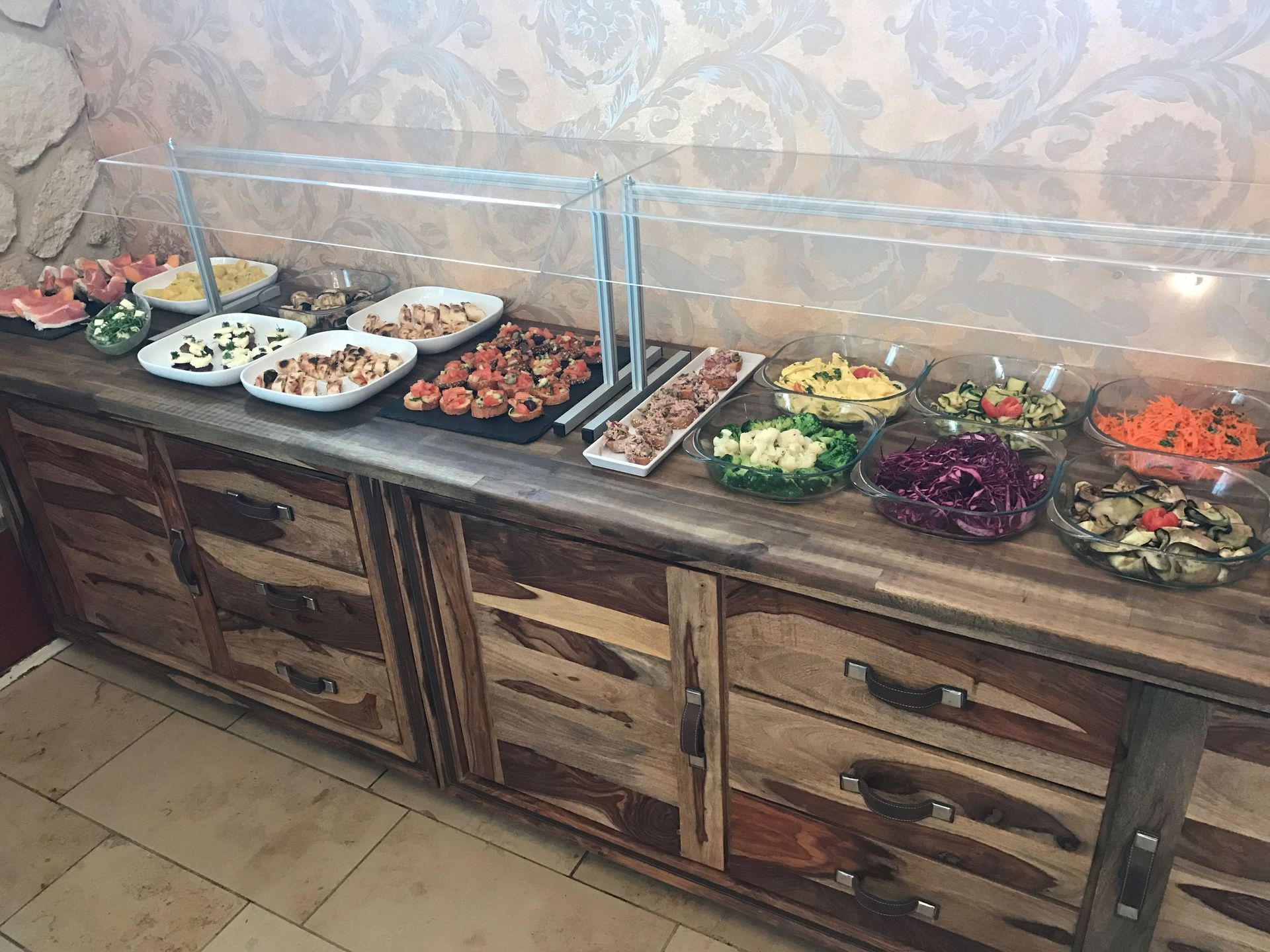 Buffet - La Taverna X GmbH - Zürich Altstetten