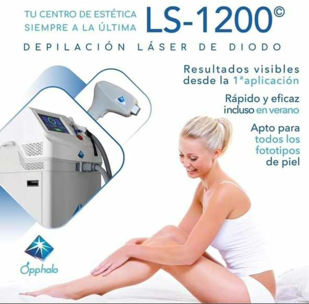 Una mujer está sentada en una cama junto a una máquina que dice ls-1200