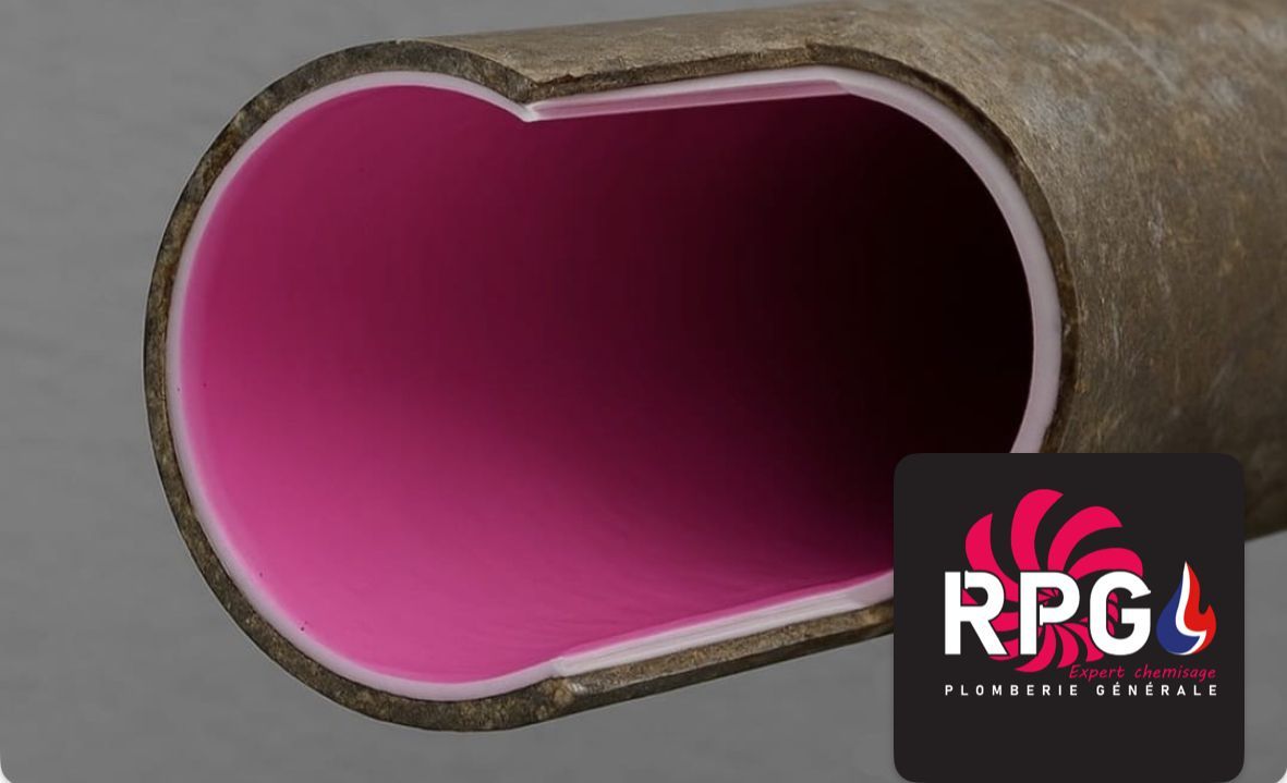 Vue en coupe d'un tuyau à extérieur gris et intérieur rose.