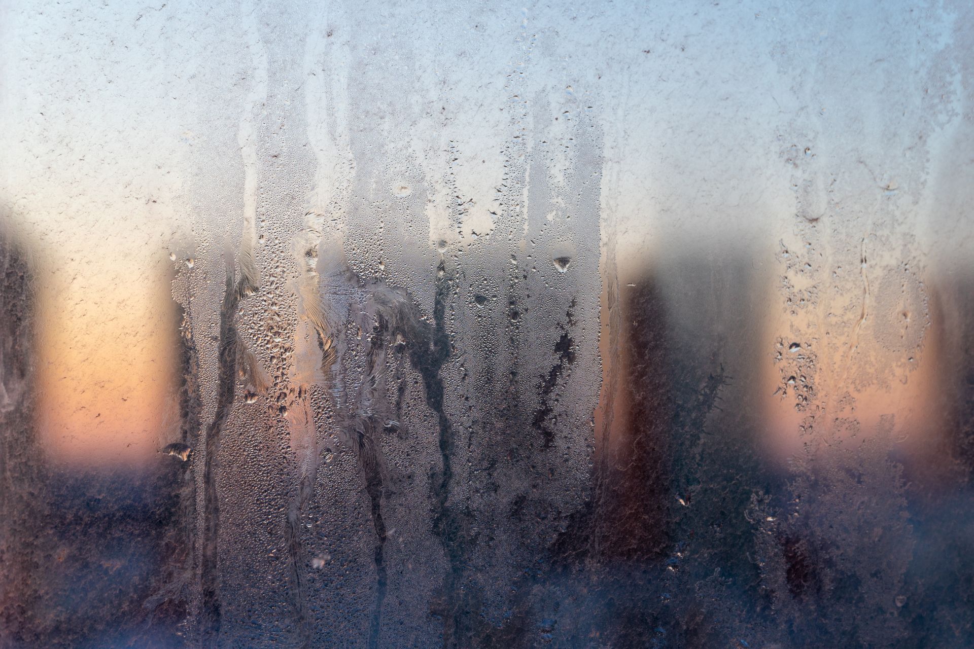 Condensation sur une vitre.