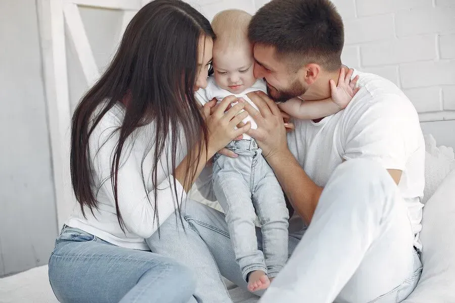Llamera Abogadas - filiación, paternidad y maternidad en León