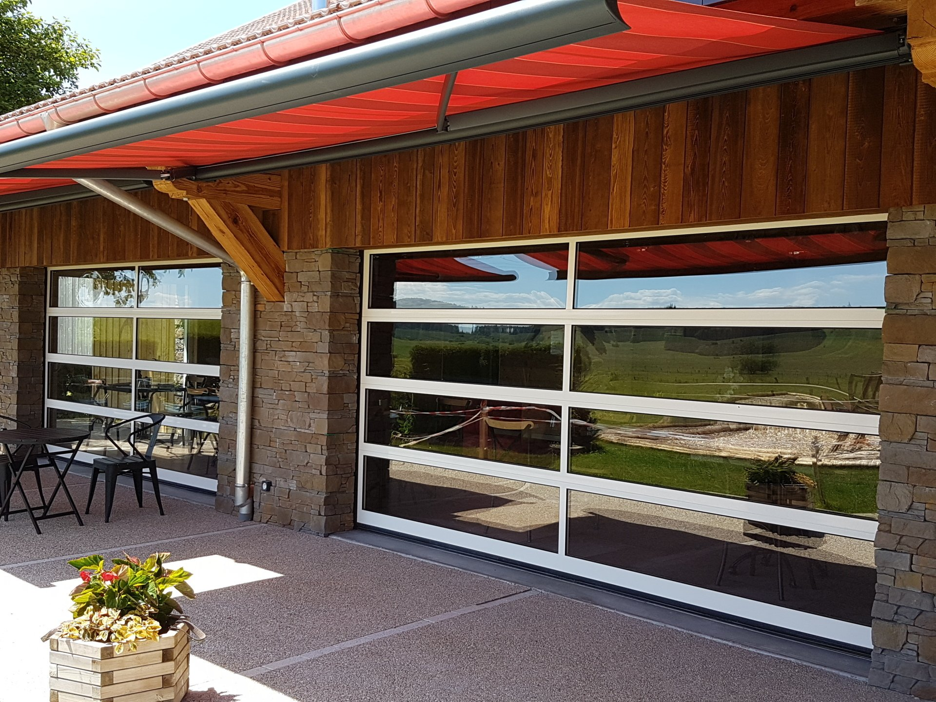 Porte sectionnelle d'un restaurant