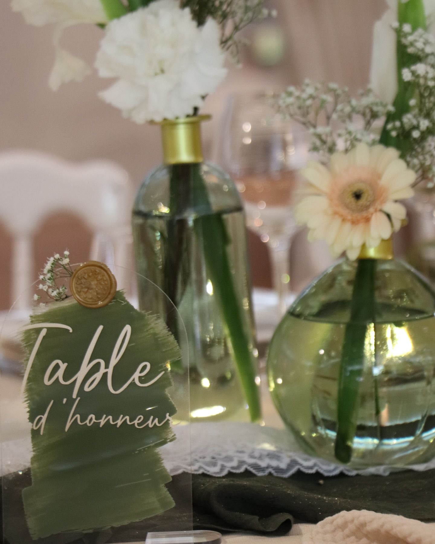 Marque-places et décoration verte