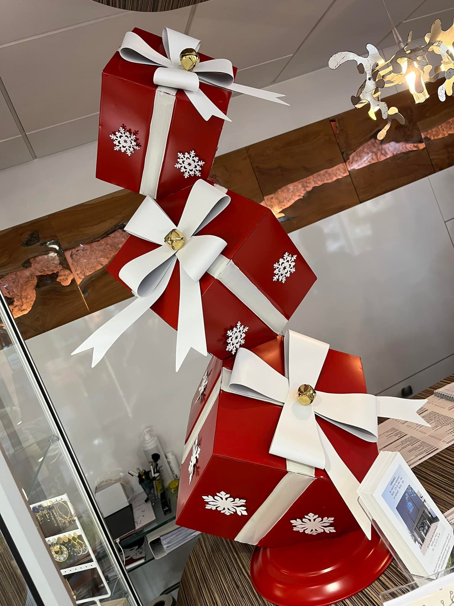 Décoration avec des cadeaux de Noël