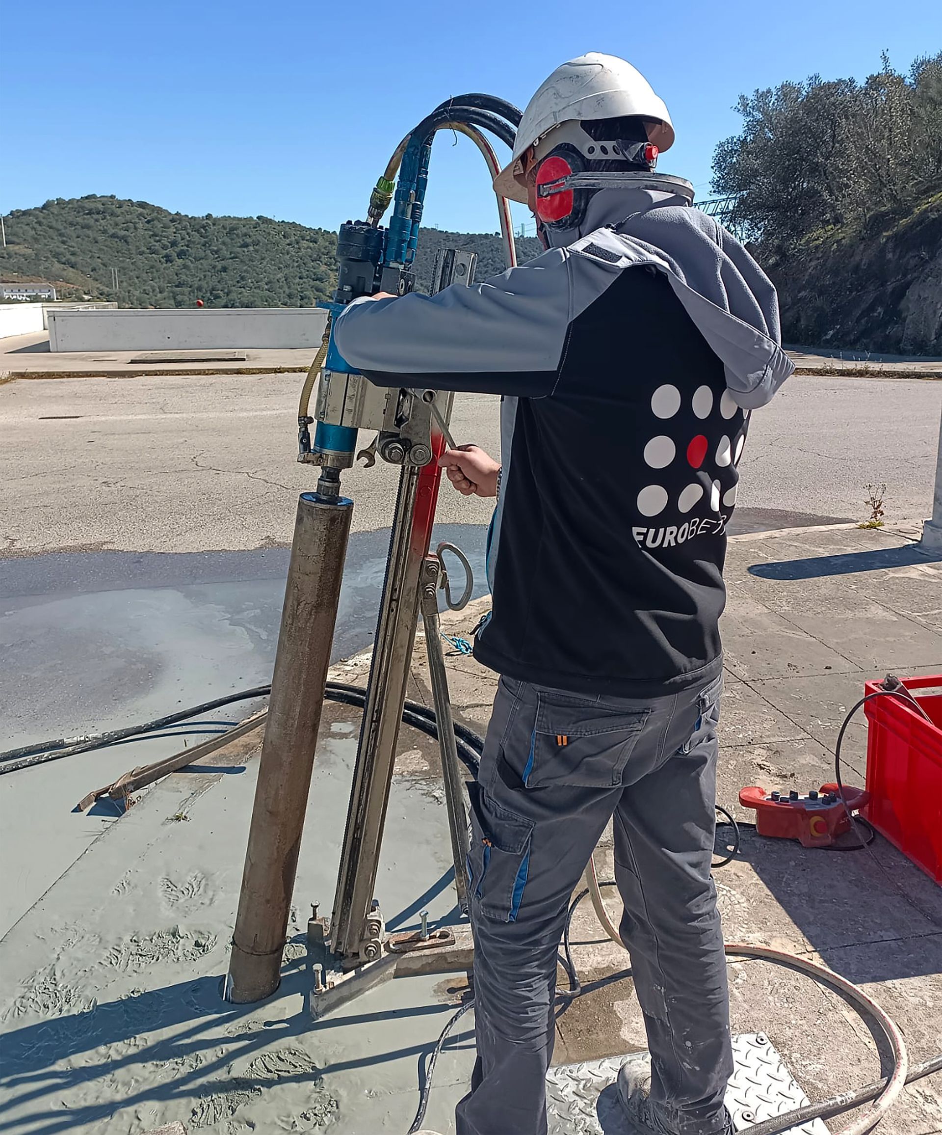 Furobetão, perfurações em betão no Porto