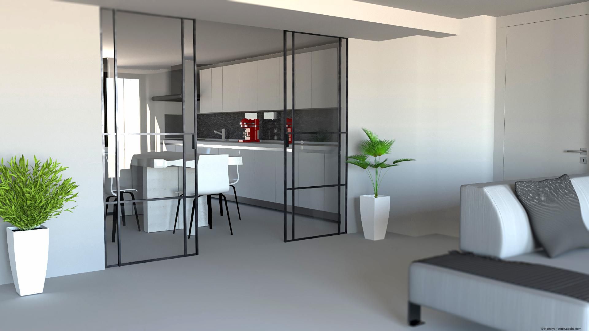 Moderne Küche mit raumhohen Glasschiebetüren als Raumtrenner