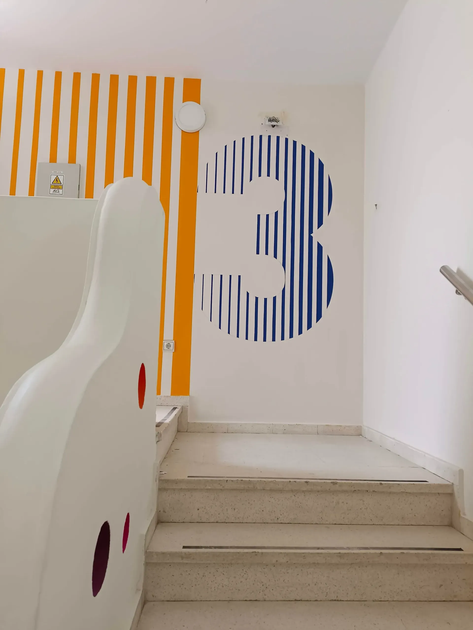 Escalera con un gran