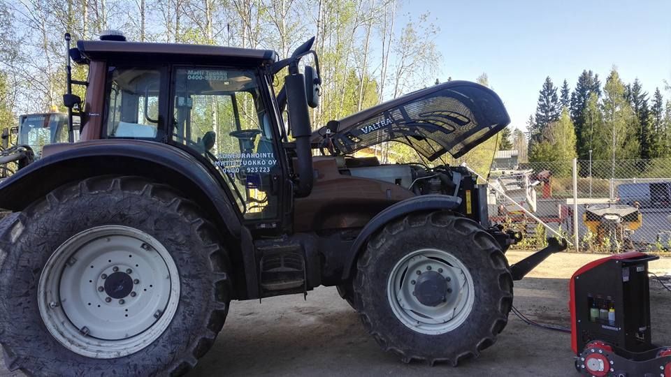 Traktorin korjaus, Uudenmaan Konehuolto Oy