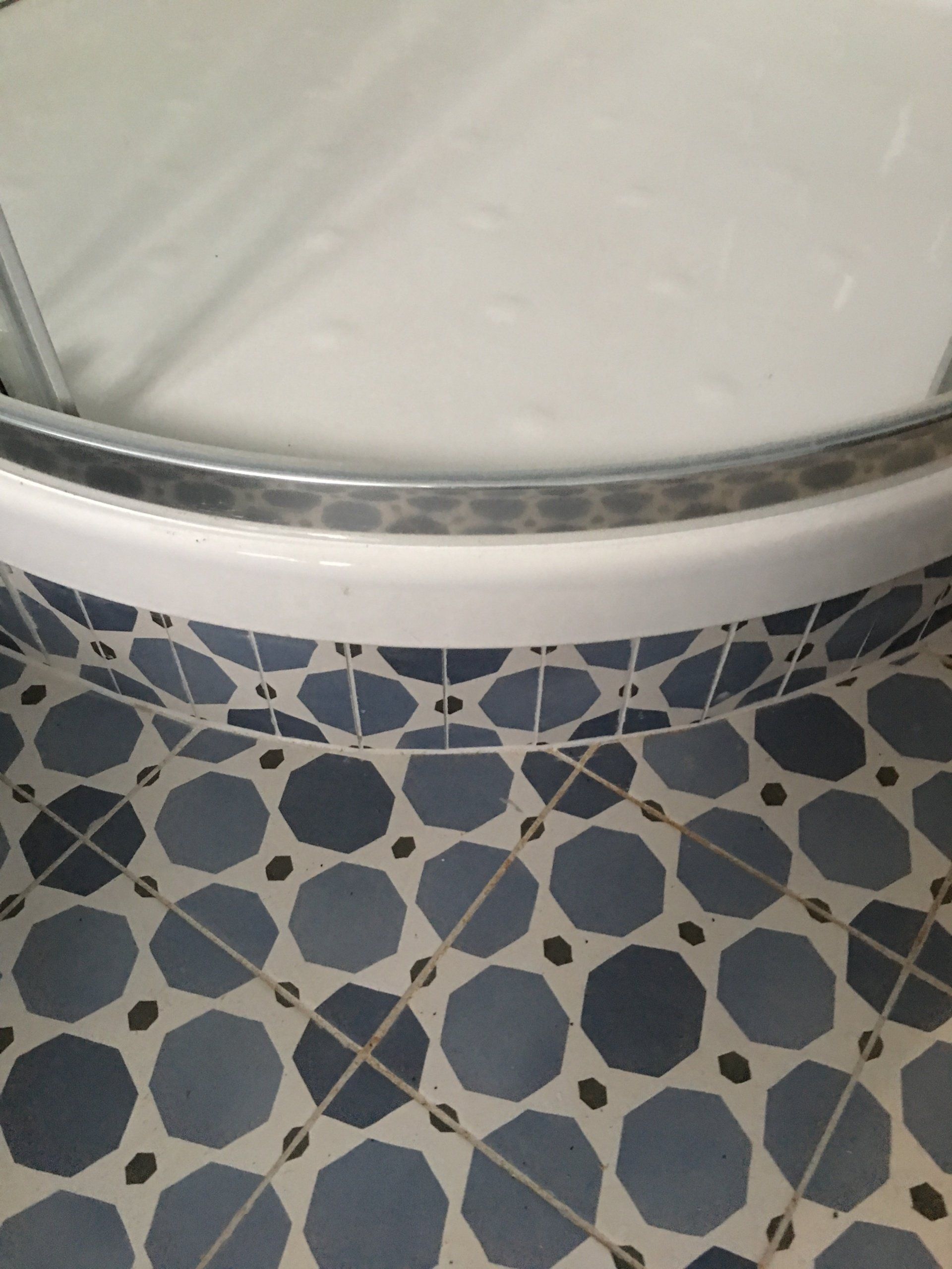 bas de cabine de douche en mosaïque