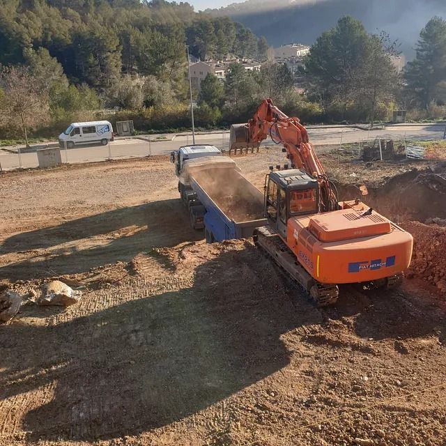 Una excavadora con la palabra eco en ella