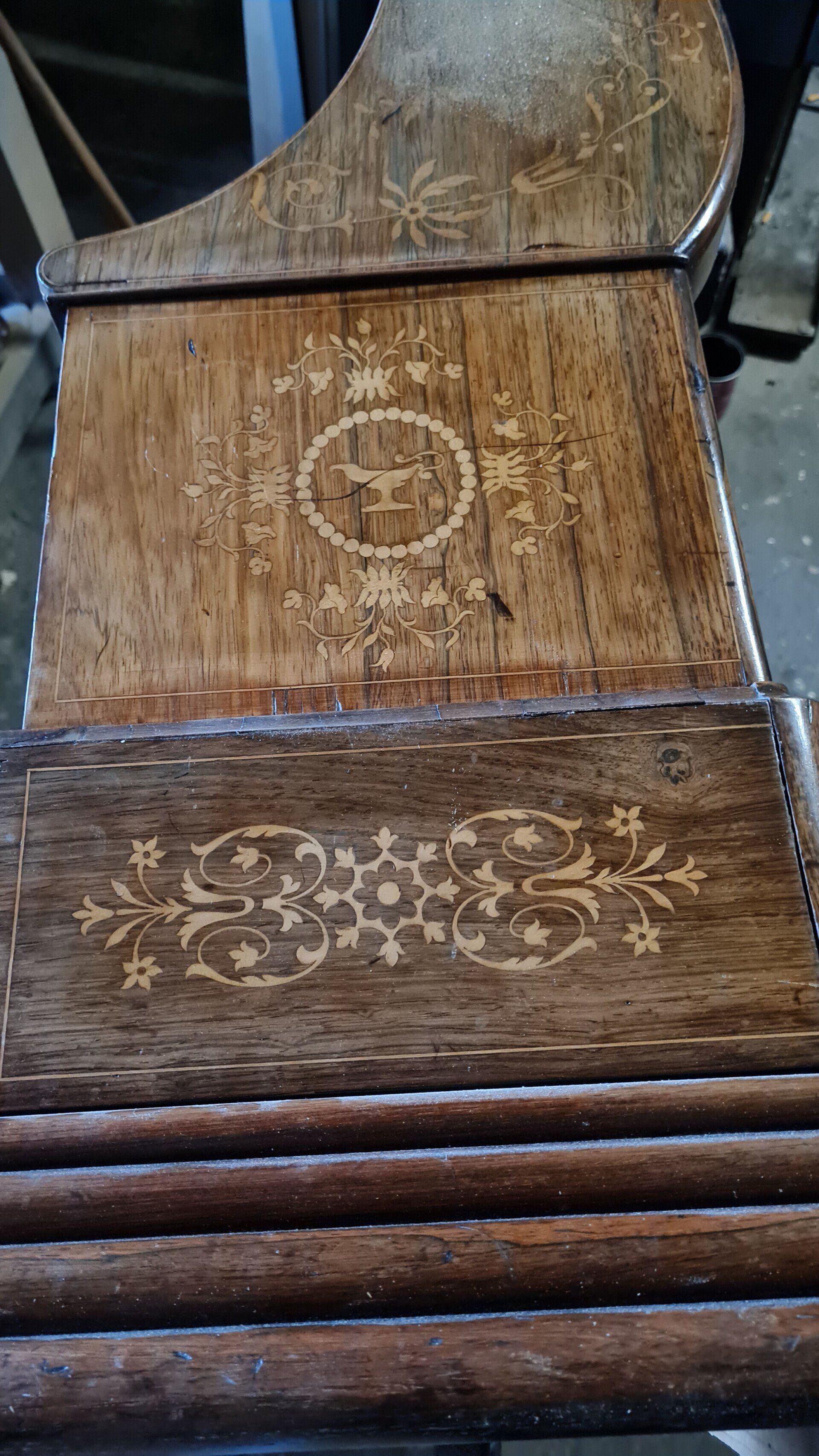 Surface d'un meuble ancien