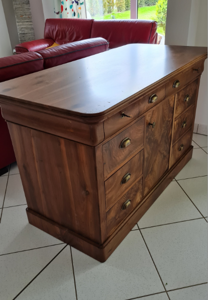 Commode en bois après rénovation
