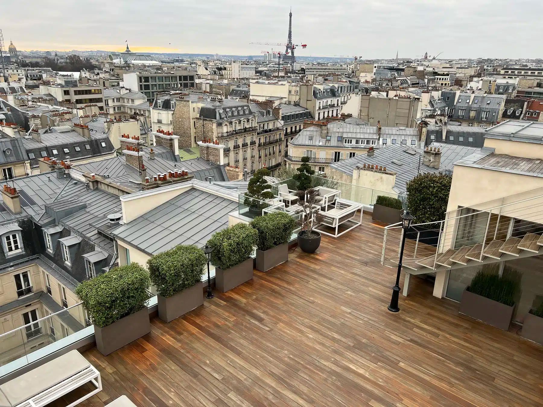 Une vue de Paris depuis un toit-terrasse.