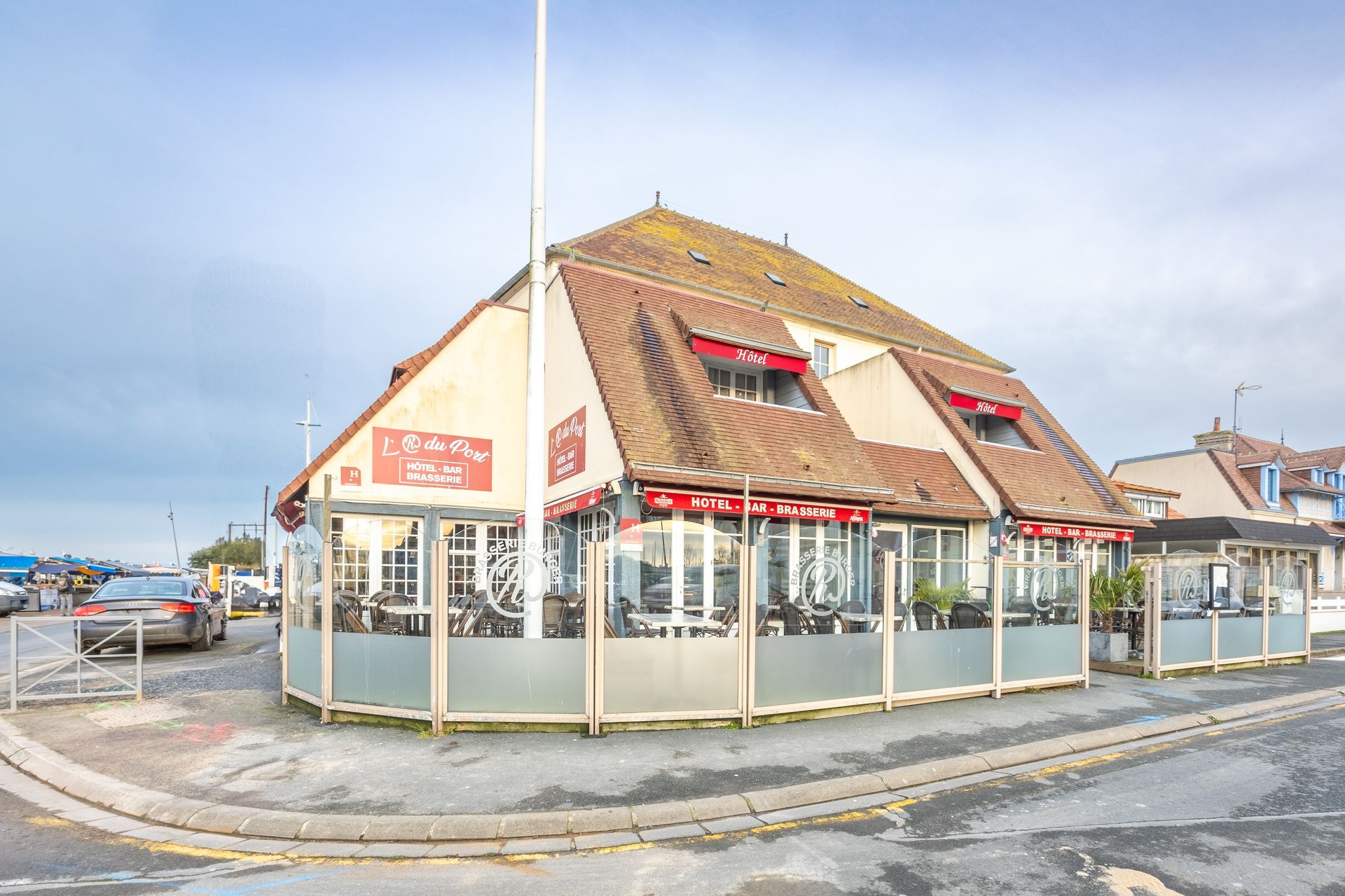 Façade de l'hôtel-restaurant L'R du Port