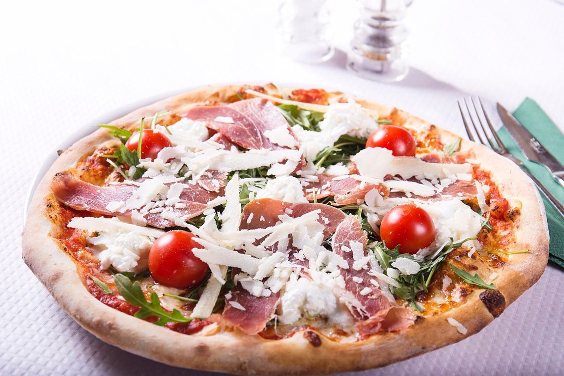 Pizza prosciutto - Brasserie nouvelle