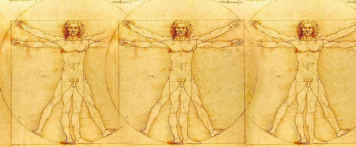 Se repite la obra de arte del Hombre de Vitruvio, mostrando una figura humana dentro de un círculo y un cuadrado, con los brazos y las piernas extendidos.