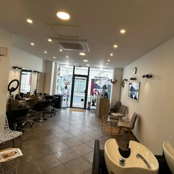 Salon de coiffure AM Beauty Hair  vu de l'intérieur