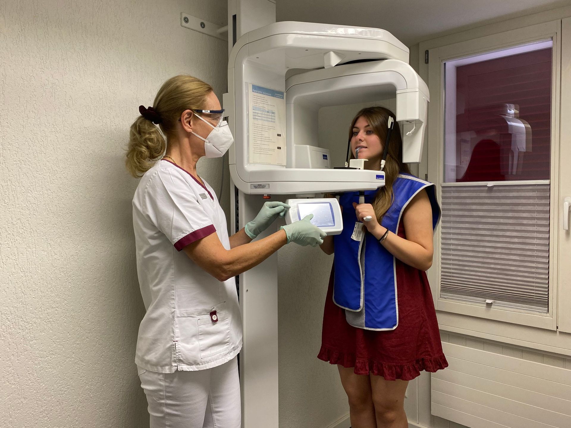 Behandlung1- Praxis Schindellegi Zahnärztinnen