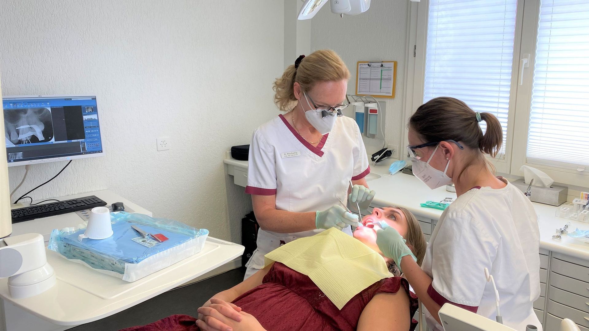 Behandlung1- Praxis Schindellegi Zahnärztinnen