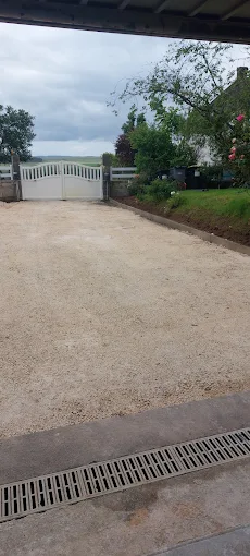 Allée de garage en chantier