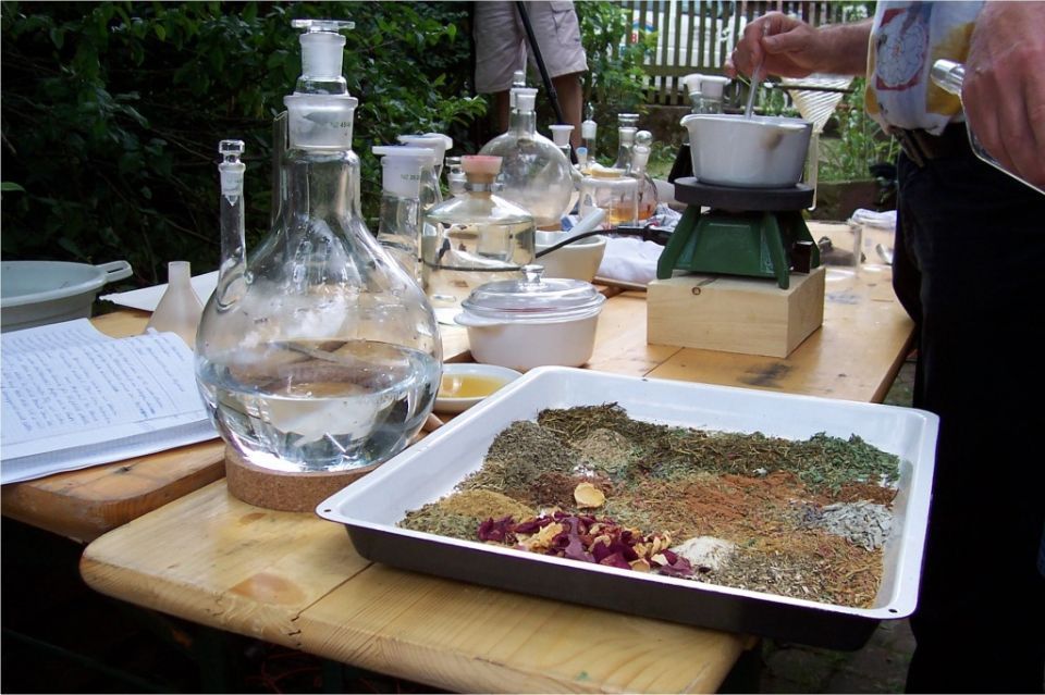 Praxis für ganzheitliche Diagnostik und Naturheilverfahren Schmidt Dresden Restauranttisch