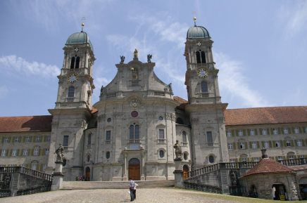 Praxis für ganzheitliche Diagnostik und Naturheilverfahren Schmidt Dresden Kloster in Einsiedeln (Schweiz)