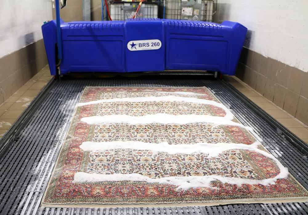 0911 Teppichreinigung, Teppichreinigung mit Reinigungsmaschine