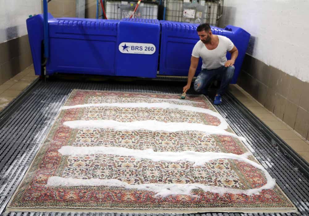 0911 Teppichreinigung, Teppichreinigung mit Reinigungsmaschine